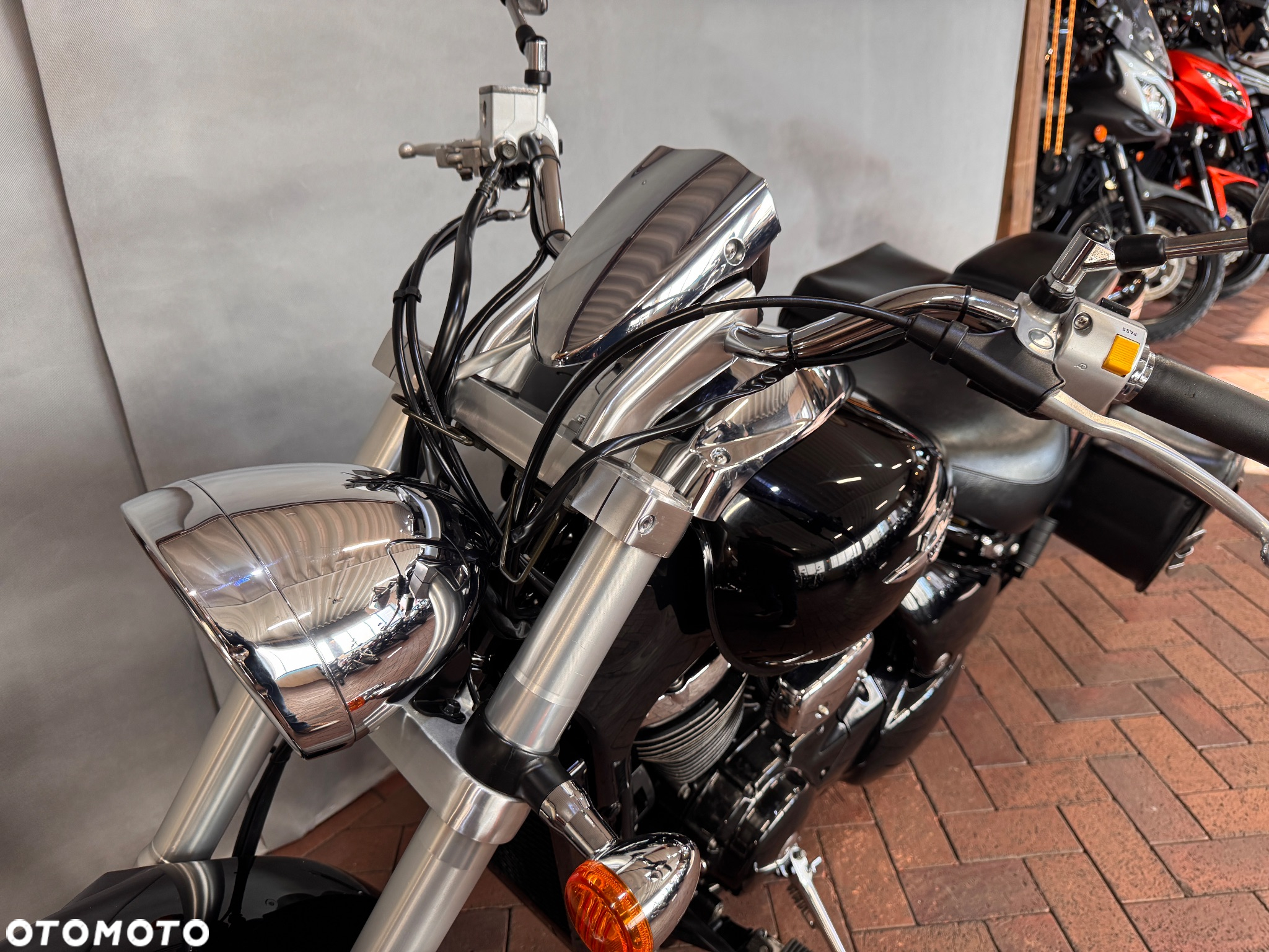 Suzuki Boulevard - 26