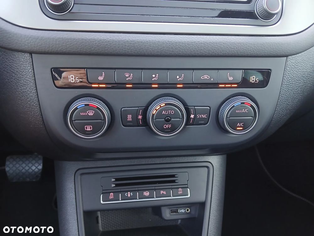 Volkswagen Tiguan 2.0 TDI SCR 4MOTION BlueMotion Technology DSG Lounge Sport & Style - 35