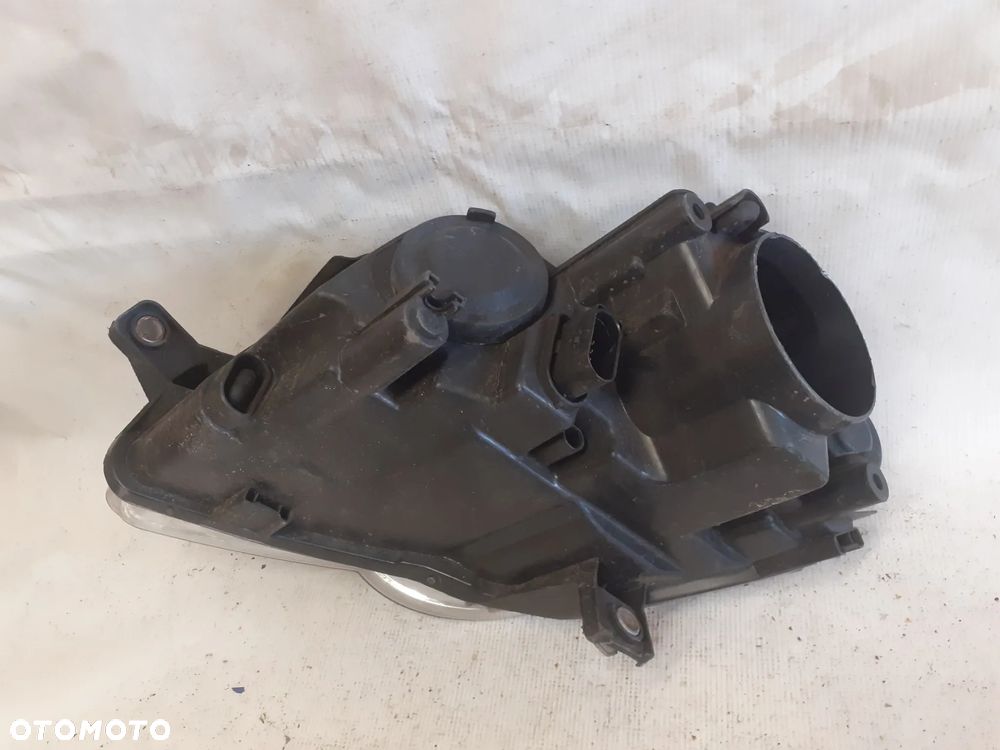 .  PRZOD PRZEDNIA PRAWA LAMPA VOLKSWAGEN PASSAT B6 CZARNA - 4
