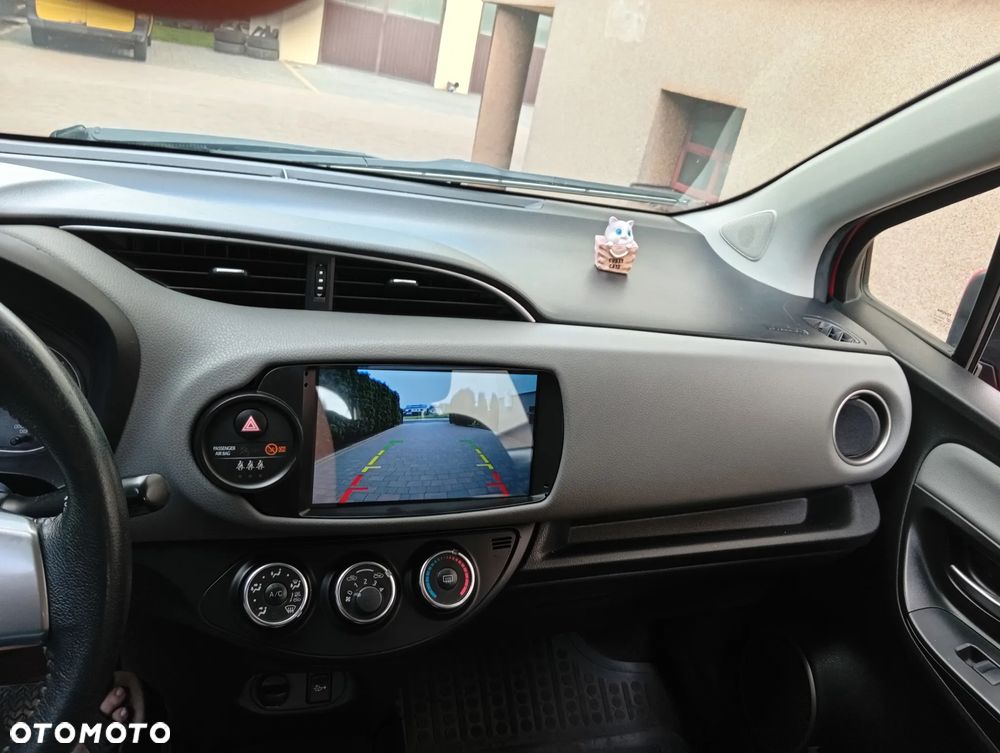Toyota Yaris 1.0 Premium EU6 - 6