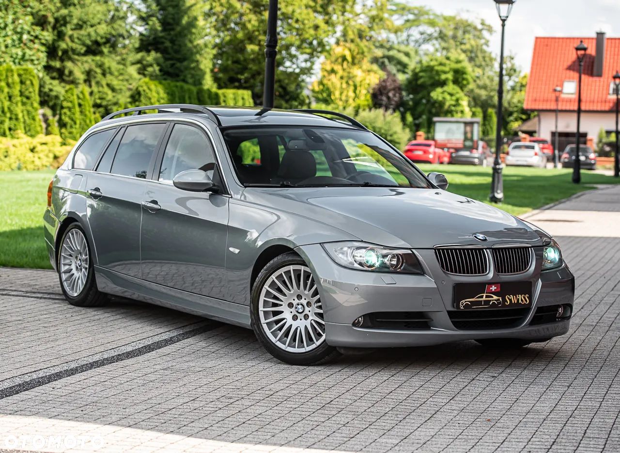 BMW Seria 3 325i Touring - 1