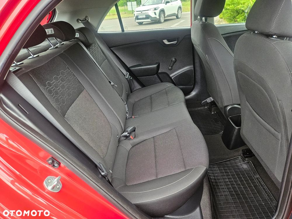 Kia Rio 1.2 Dream Team Edition - 34