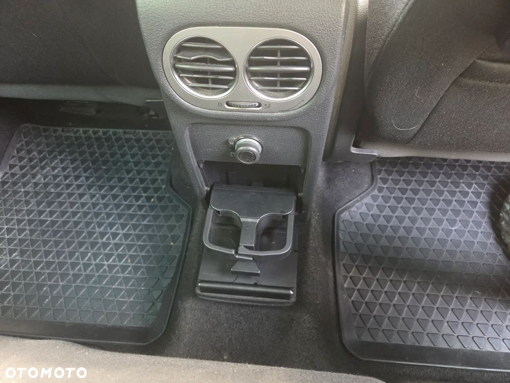 Volkswagen Tiguan - 29
