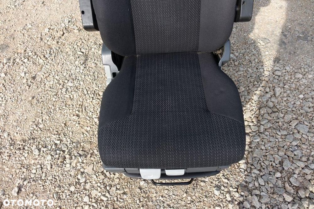 FOTEL KIEROWCY ISRI PNEUMATYCZNY MERCEDES 234242312 - 4