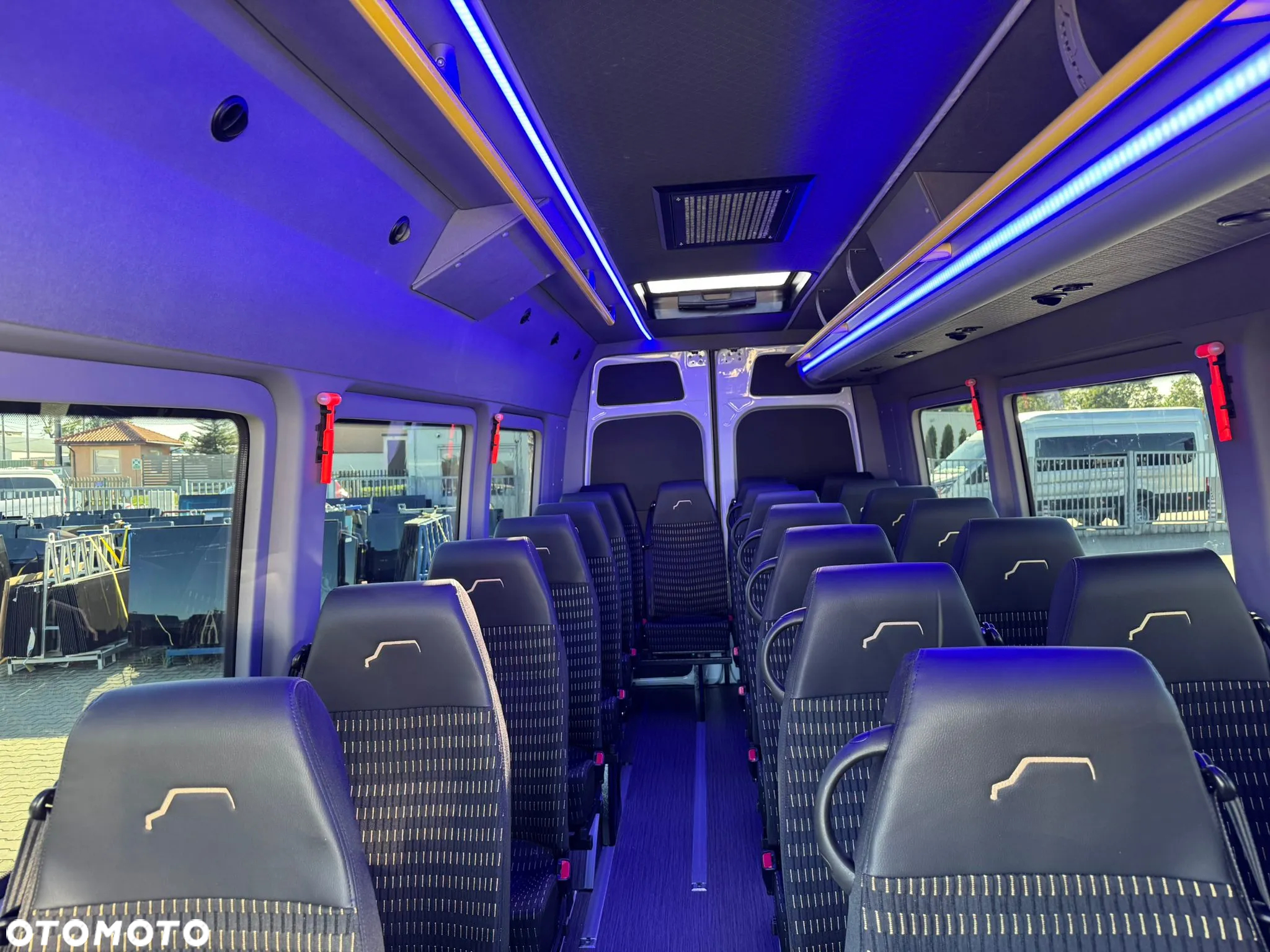 Mercedes-Benz Sprinter 517 - 16