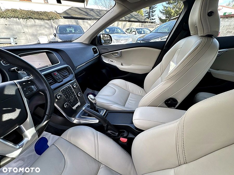 Volvo V40 D2 Summum - 16