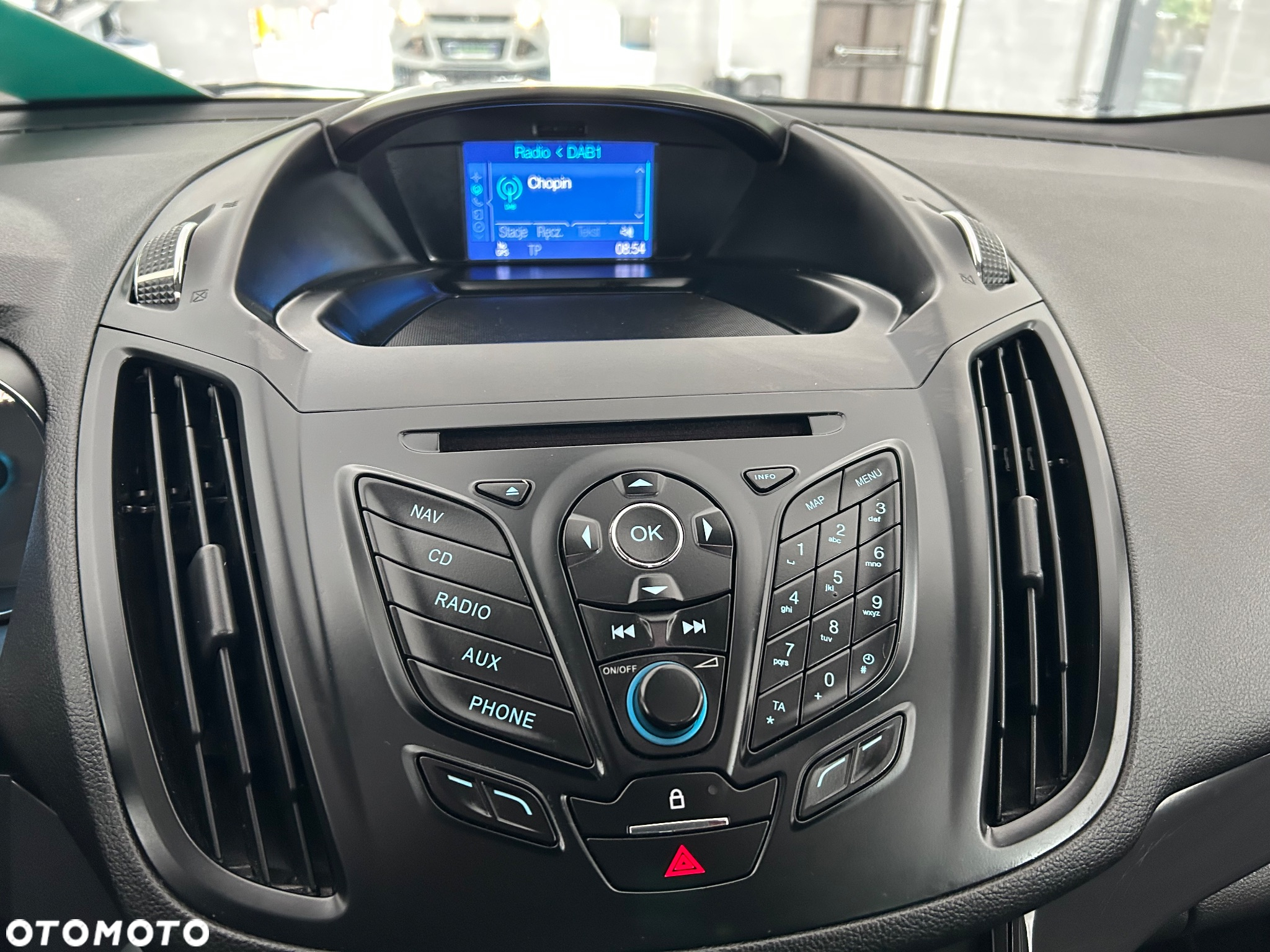 Ford Kuga 2.0 TDCi 2x4 Titanium - 33