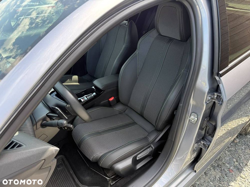 Peugeot 208 - 31