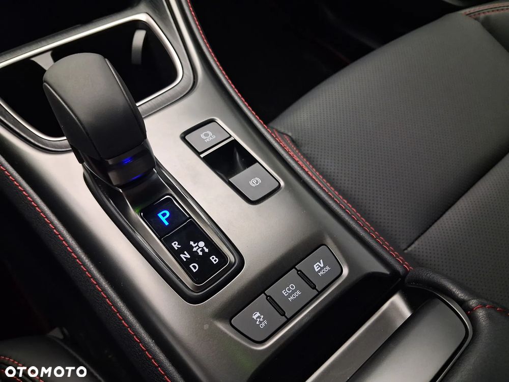 Lexus LBX 1.5 Hybrid Emotion - 15