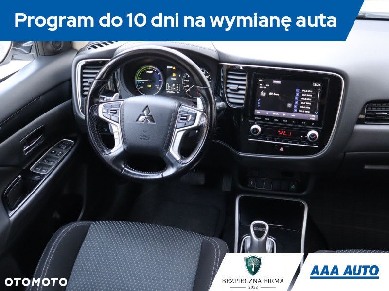 Mitsubishi Outlander - 8
