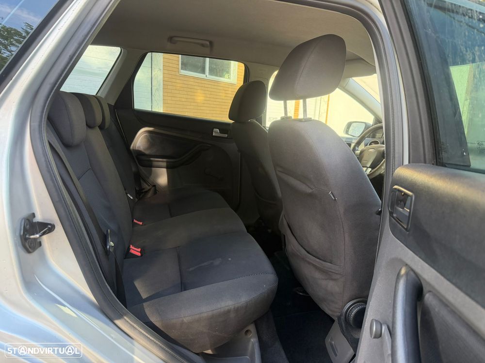 Ford Focus SW 1.4 Comfort - 15