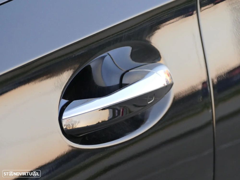 Mercedes-Benz A 250 Limousine e AMG Line - 10