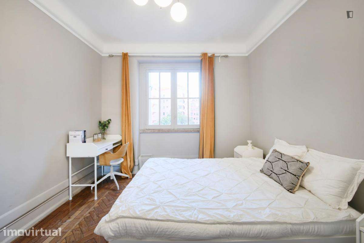 Quarto - localizado em Alameda Lisbon - Grande imagem: 3/25