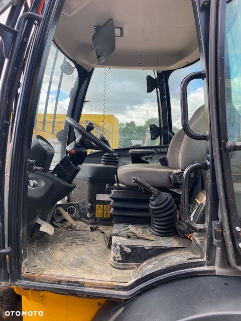JCB 409T - 12