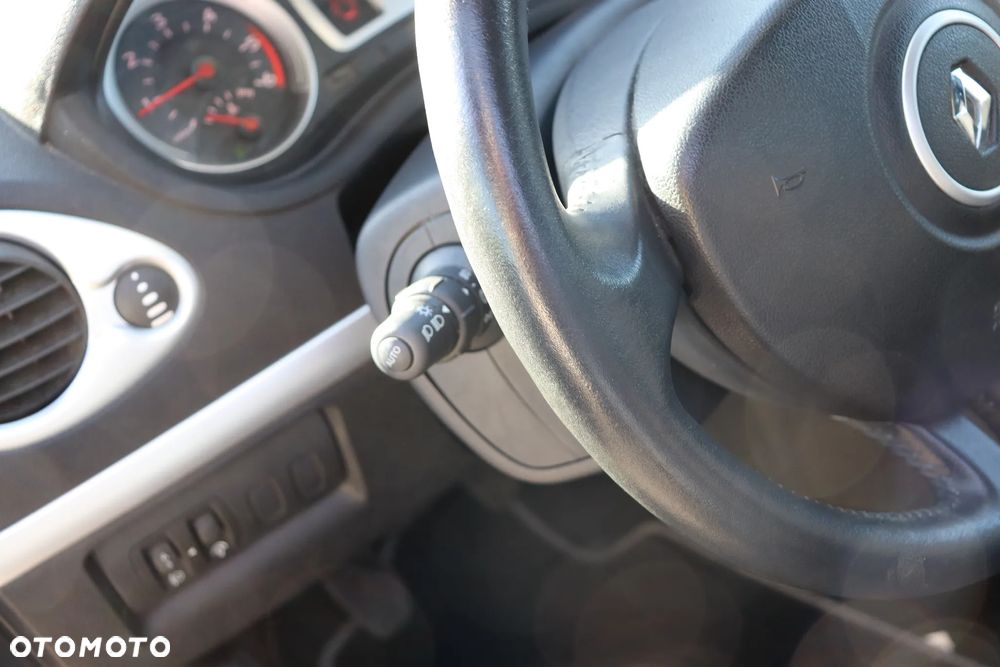 Renault Clio - 18