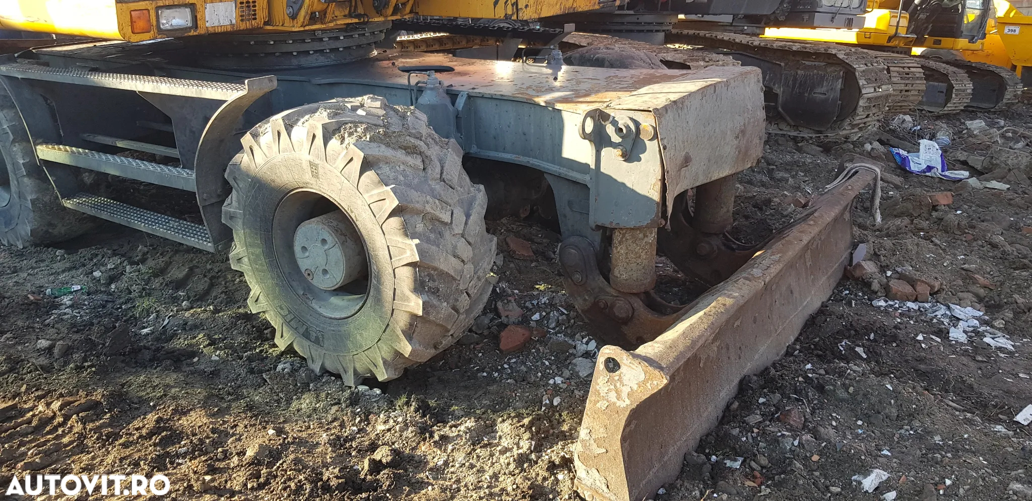 Liebherr 904C Excavator pe roți - 3