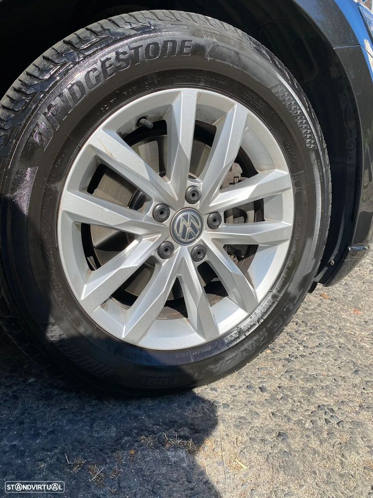 VW Passat Variant 2.0 TDi Confortline - 22