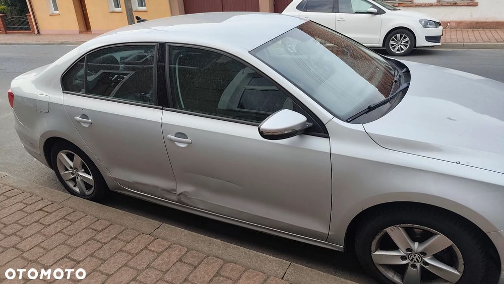 Volkswagen Jetta 1.6 TDI Comfortline - 5