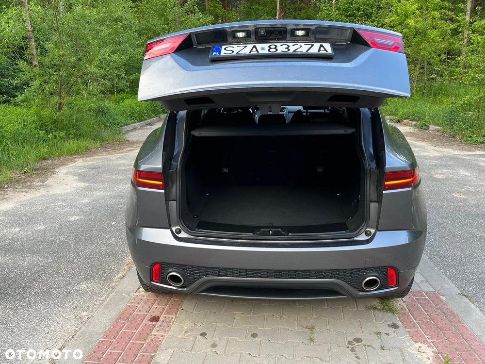 Jaguar E-Pace 2.0 i4D AWD R-Dynamic - 11