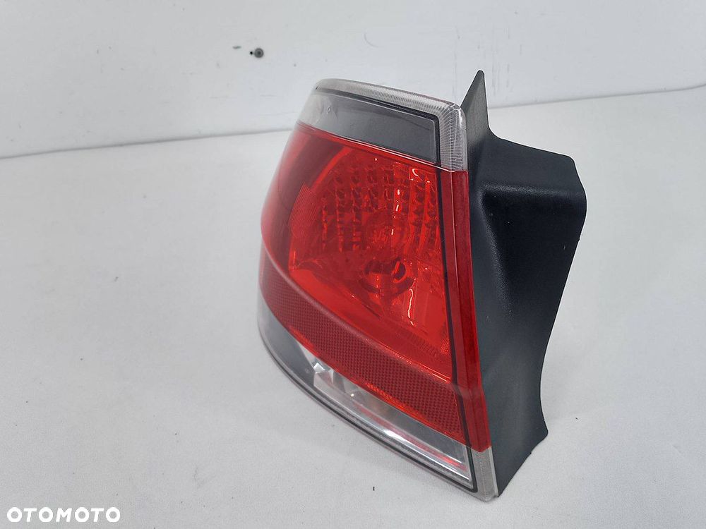 LAMPA TYLNA LEWA FORD FOCUS II 8S43-13B505-A  9S43-13B505-A  8S4X-13441-A - 4