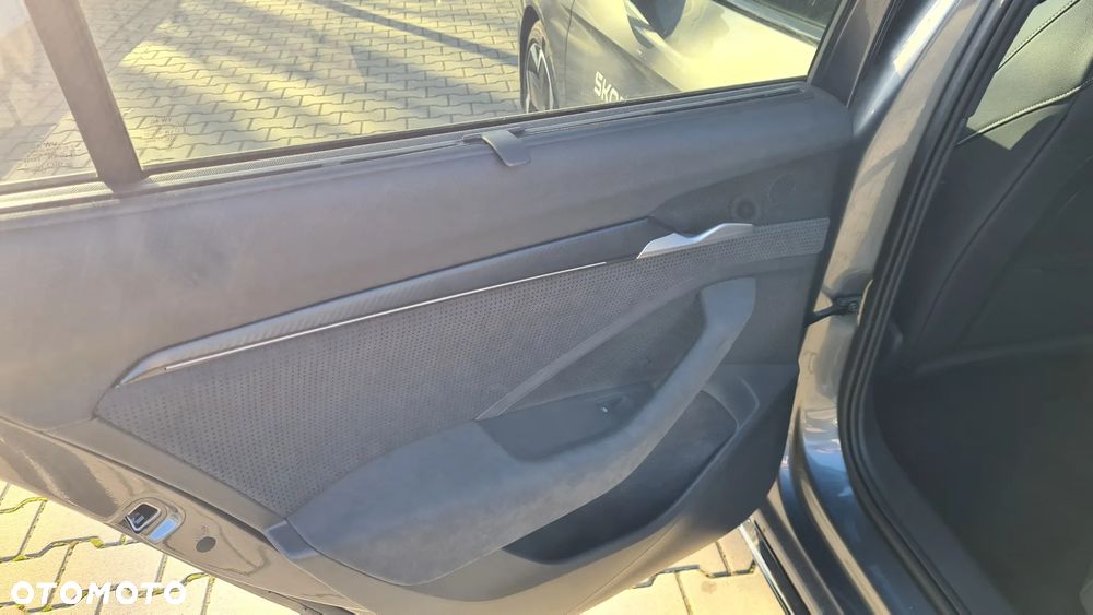 Skoda Superb 2.0 TDI SCR 4x4 Sportline DSG - 12