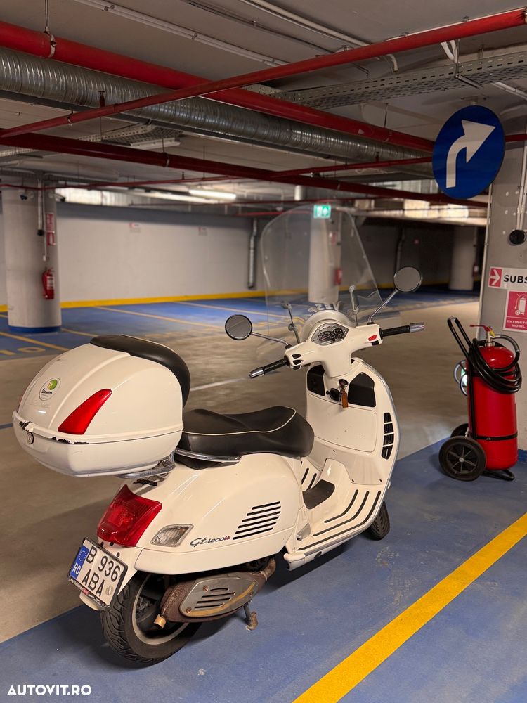 Vespa GTS 300 IE - 22