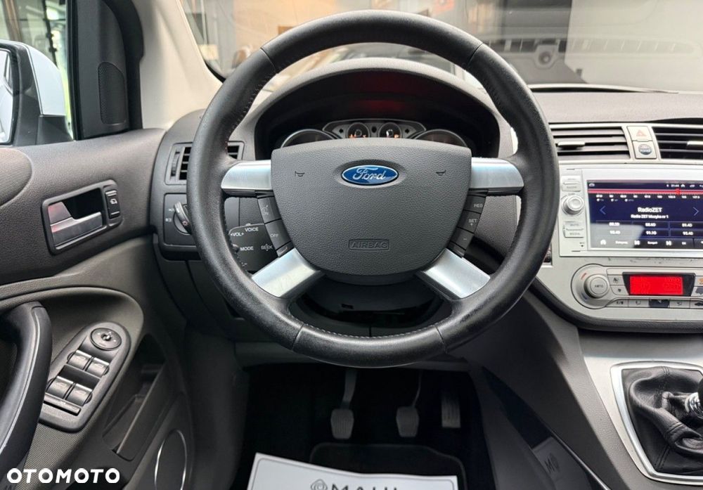 Ford Kuga - 21