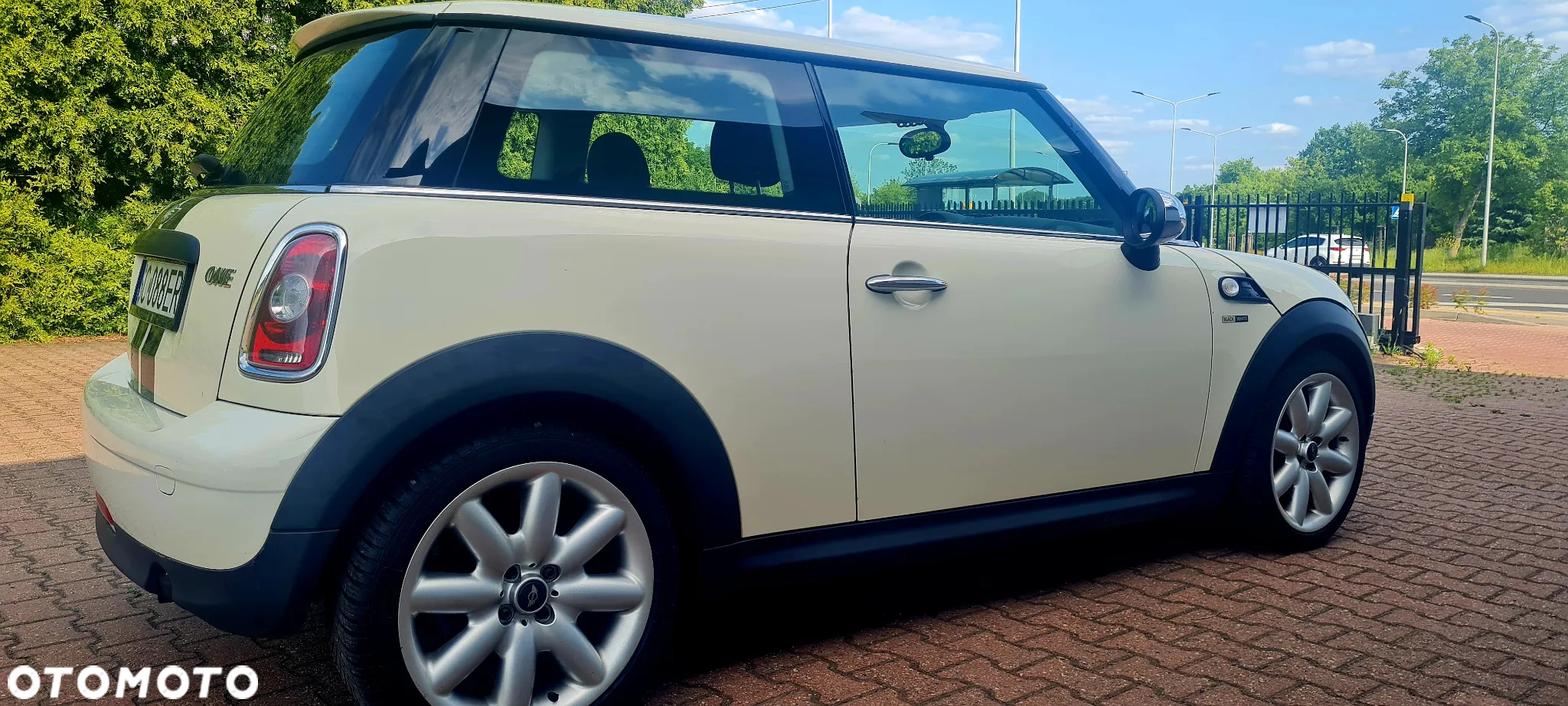 MINI ONE Standard - 12