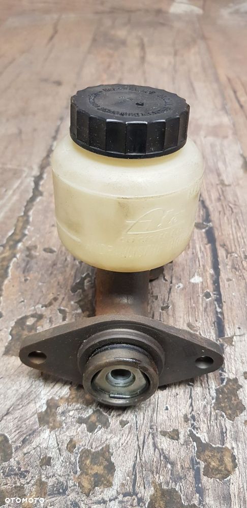 Pompa hamulcowa + zbiorniczek - 8