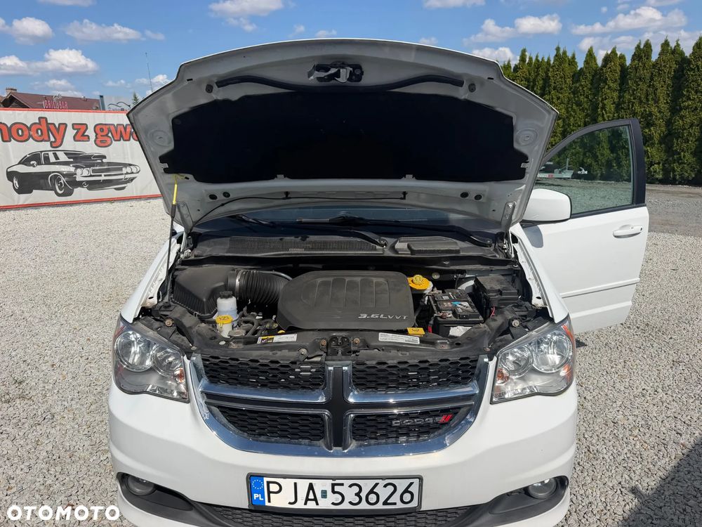 Dodge Caravan - 35