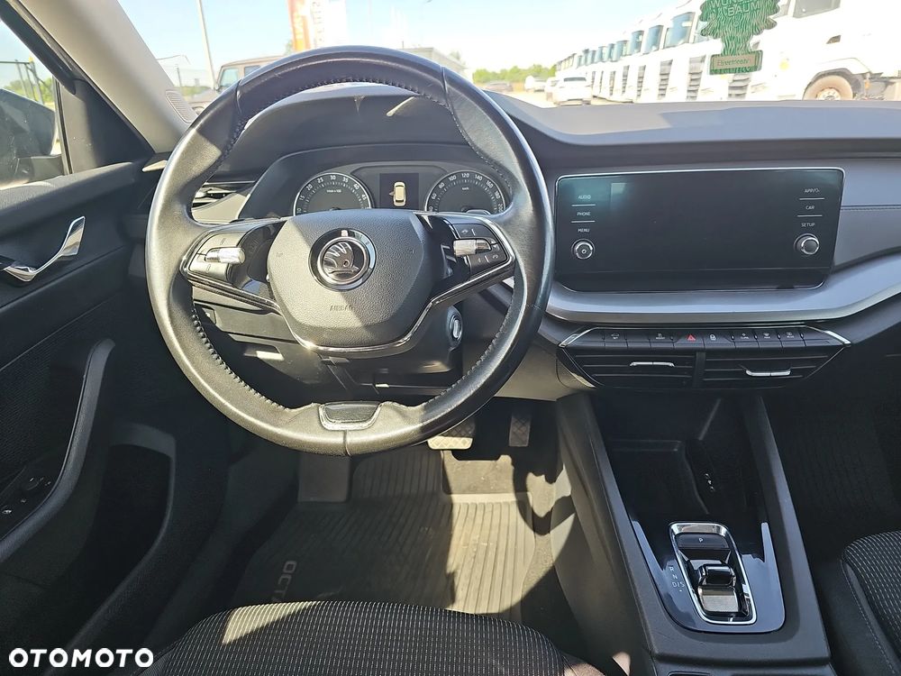Skoda Octavia 2.0 TDI Ambition DSG - 11