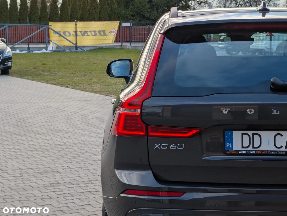 Volvo XC 60 B4 B Essential - 11