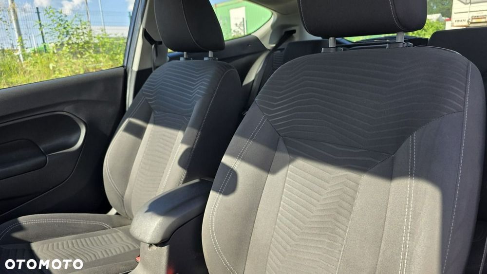 Ford Fiesta - 12