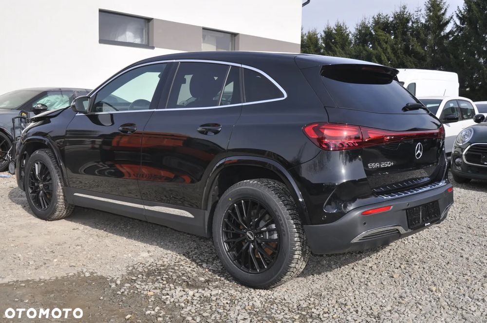 Mercedes-Benz EQA 250+ AMG Line - 35