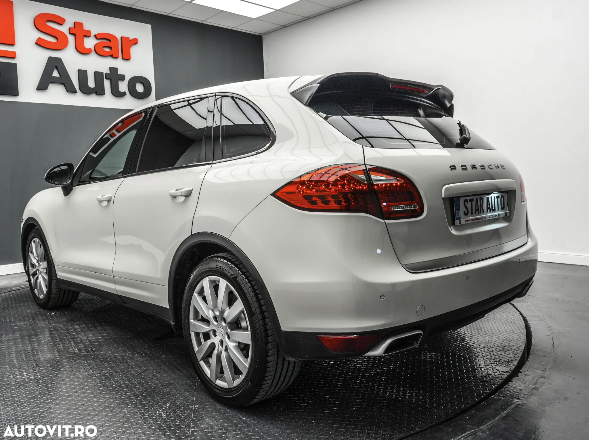 Porsche Cayenne 3.0 L V6 - 4