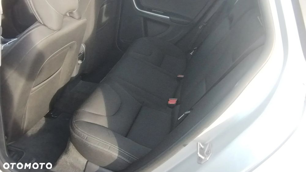 Volvo V60 D3 Drive-E Kinetic - 16