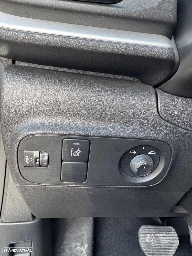 Citroën C3 1.2 PureTech Shine EAT6 - 17