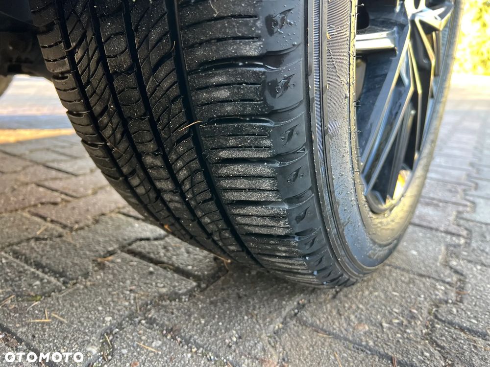 Jaguar F-Pace P250 AWD R-Dynamic SE - 24