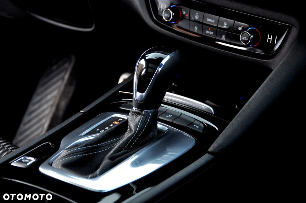 Opel Insignia 2.0 CDTI automatik Business Edition - 34