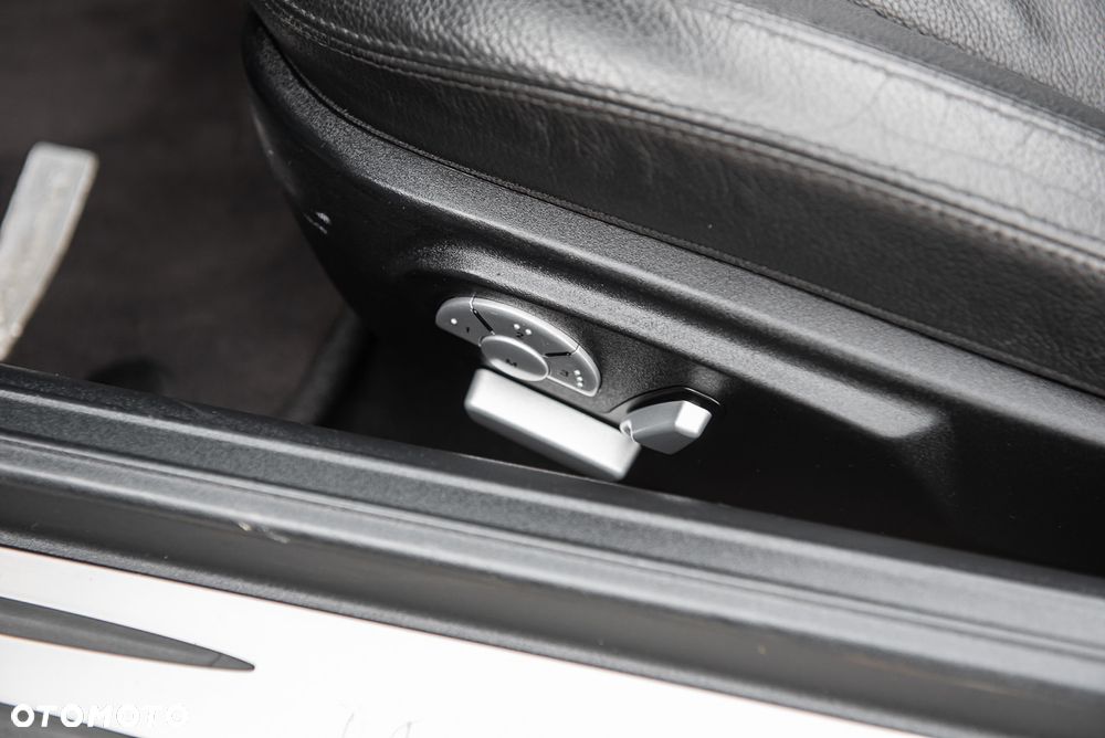 Mercedes-Benz SLK 350 7G-TRONIC - 17