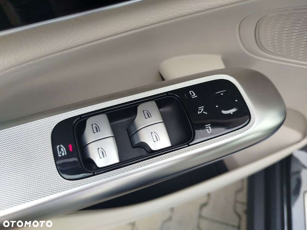 Mercedes-Benz GLC 2025