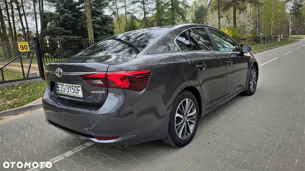 Toyota Avensis 1.8 Premium - 9
