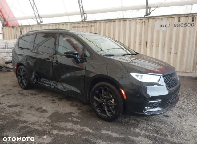 Chrysler Pacifica - 8