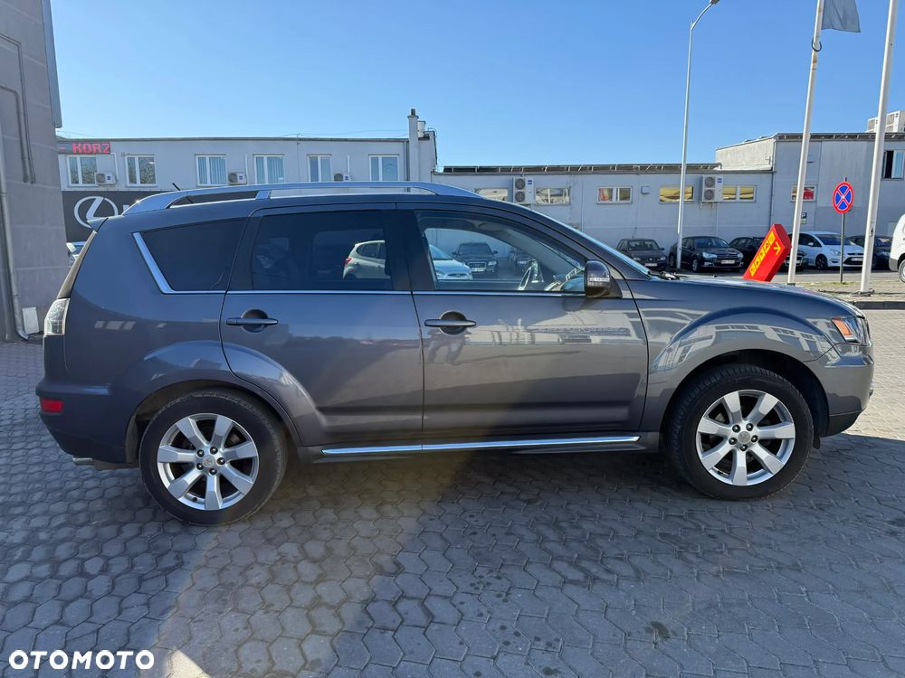 Mitsubishi Outlander 2.0 Intense 2WD - 8