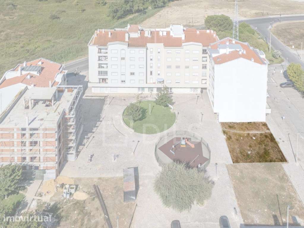 Lote de terreno em Coina com 216m2 e com capacidade construtiva de ... - Grande imagem: 2/12