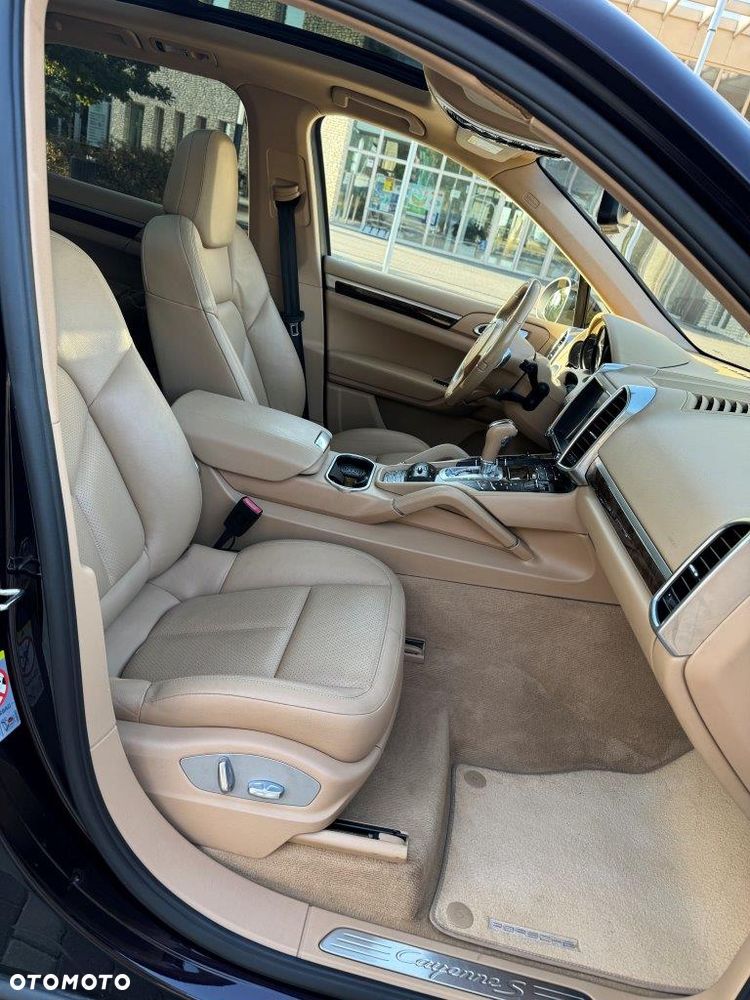 Porsche Cayenne - 16