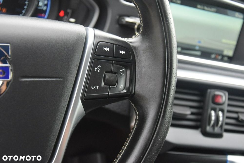 Volvo V40 D2 - 32
