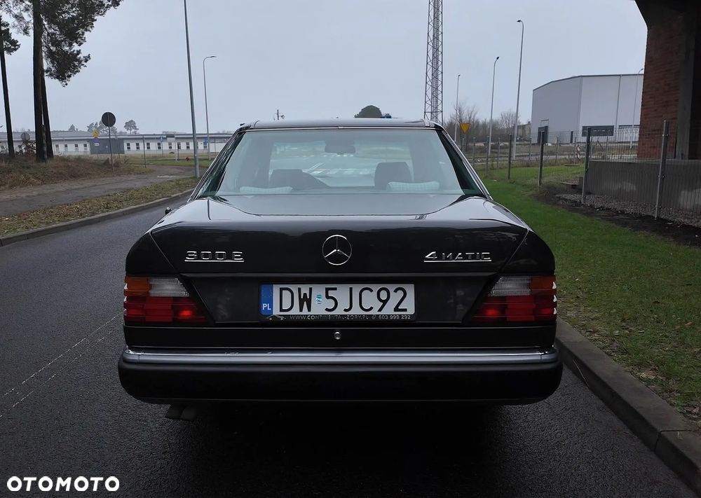 Mercedes-Benz Klasa E - 8