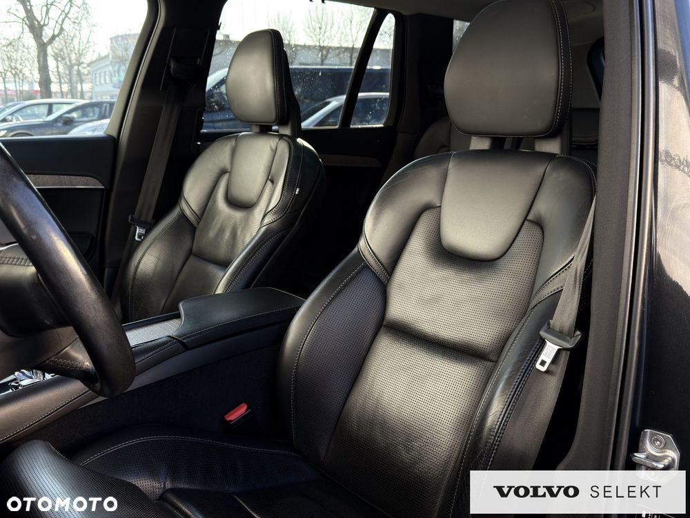 Volvo XC 90 - 22