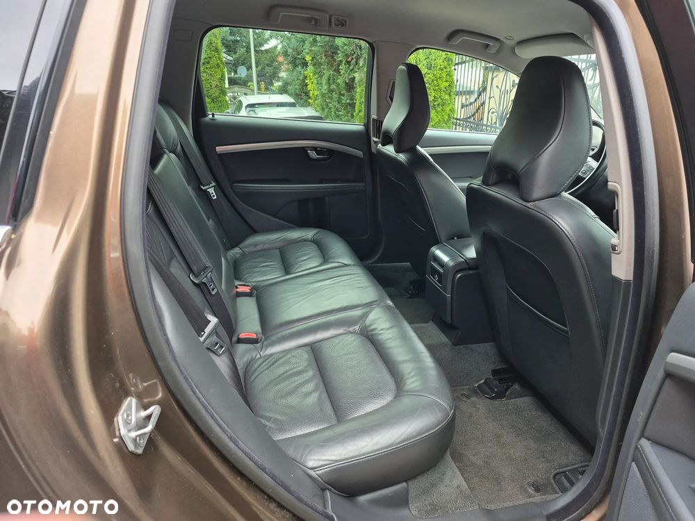 Volvo V70 D4 Geartronic Momentum - 34